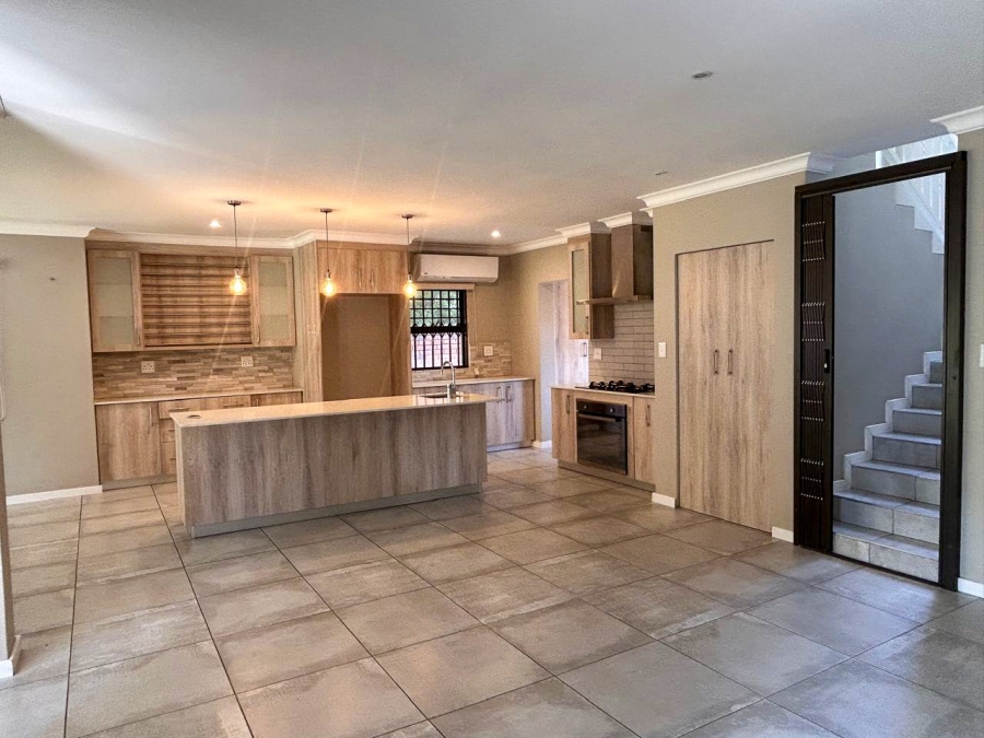 3 Bedroom Property for Sale in Van Der Hoff Park North West